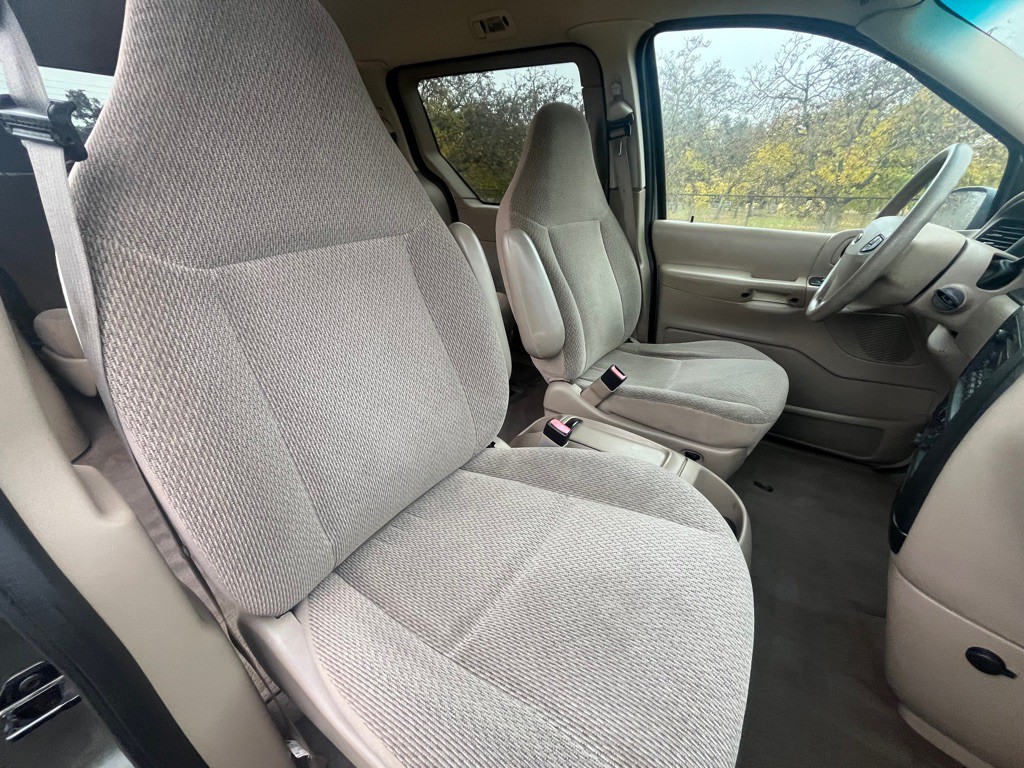 2003 Ford Windstar Image 11