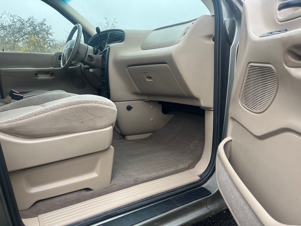 2003 Ford Windstar Image 12