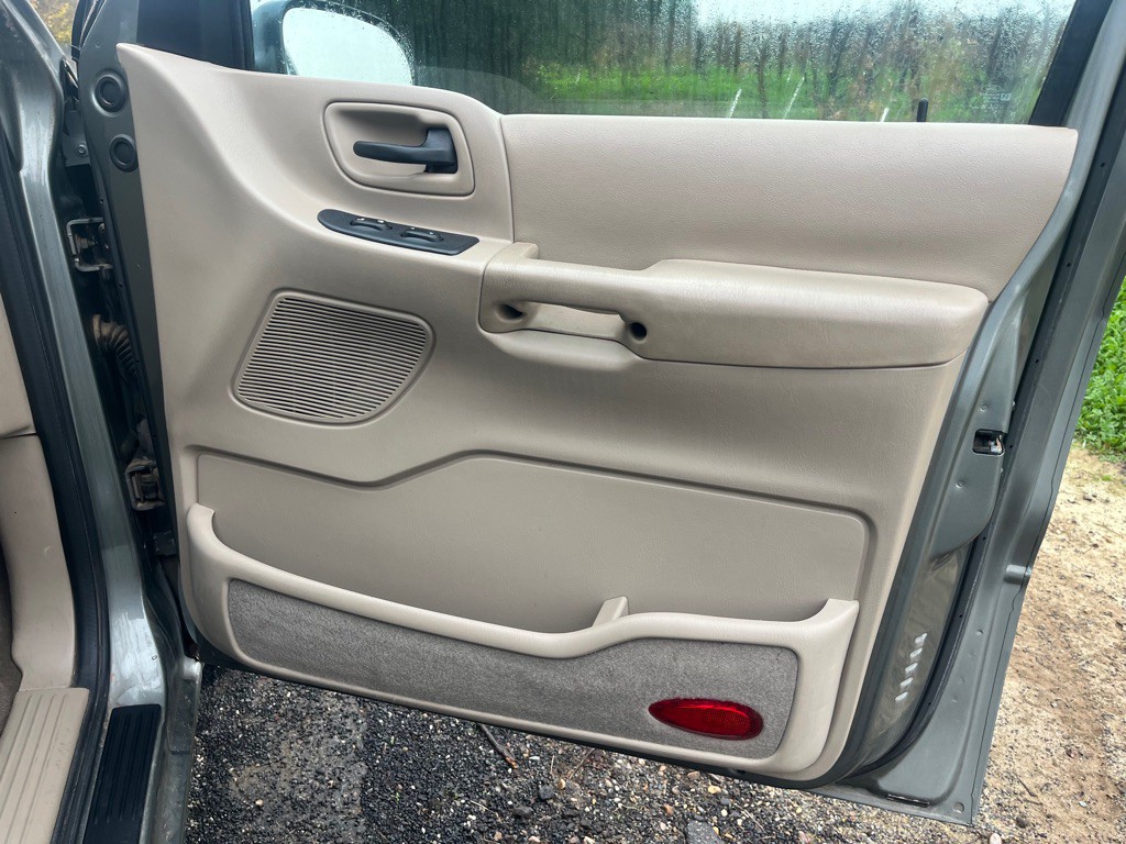 2003 Ford Windstar Image 13