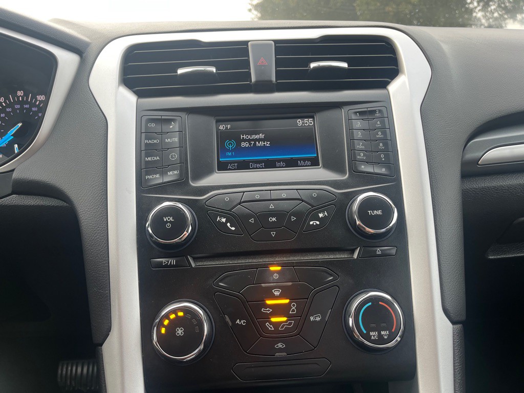 2014 Ford Fusion Image 24