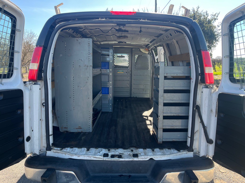 2015 GMC Savana Image 14