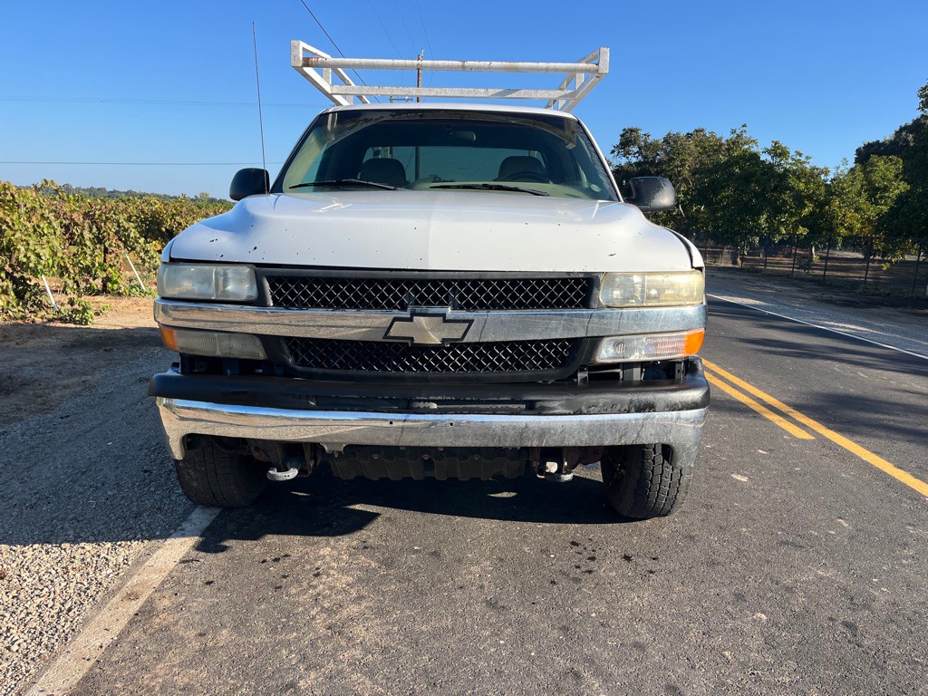 2001 Chevrolet Silverado 1500 Image 2