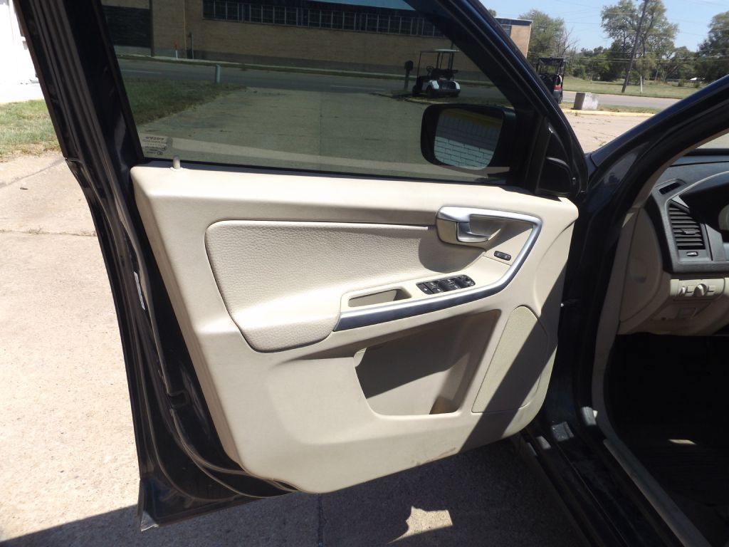 2011 Volvo XC60 Image 7