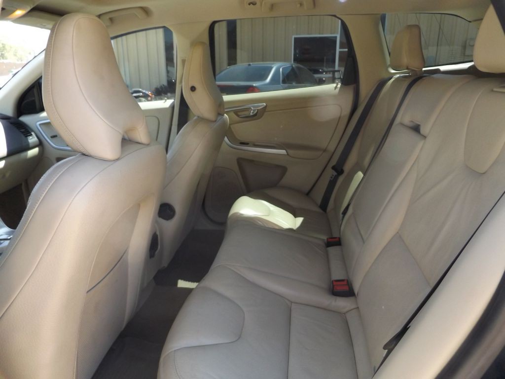 2011 Volvo XC60 Image 8