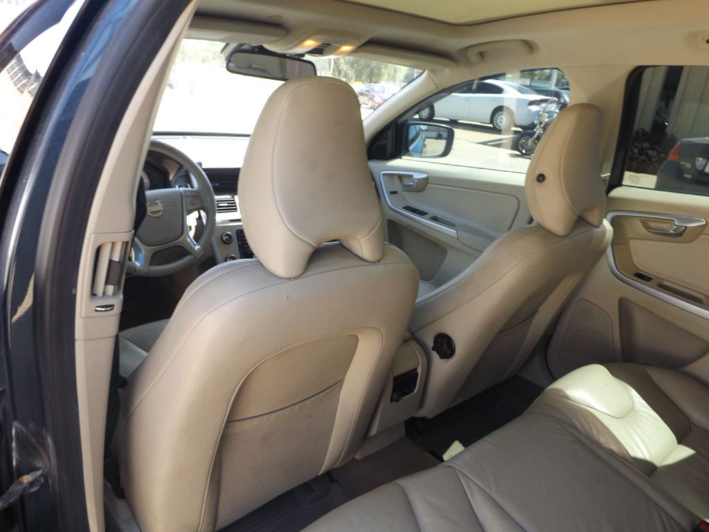 2011 Volvo XC60 Image 9