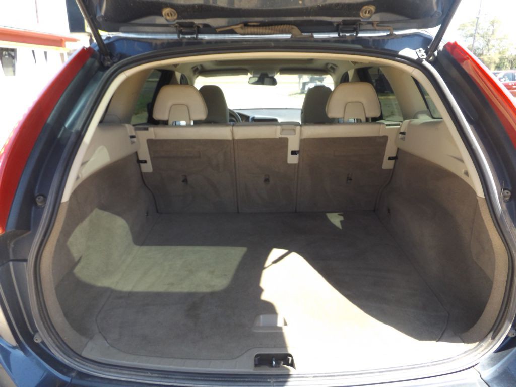 2011 Volvo XC60 Image 10