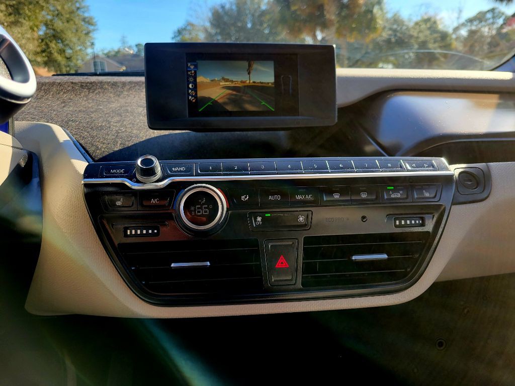 2016 BMW i3 Image 12