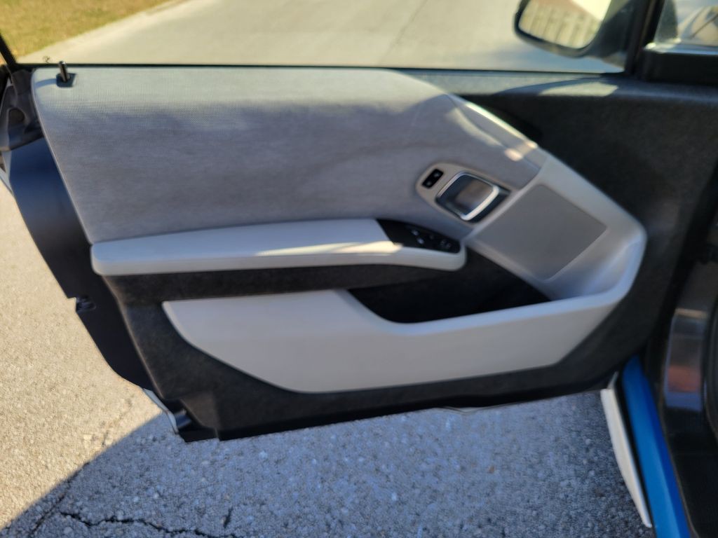 2016 BMW i3 Image 16