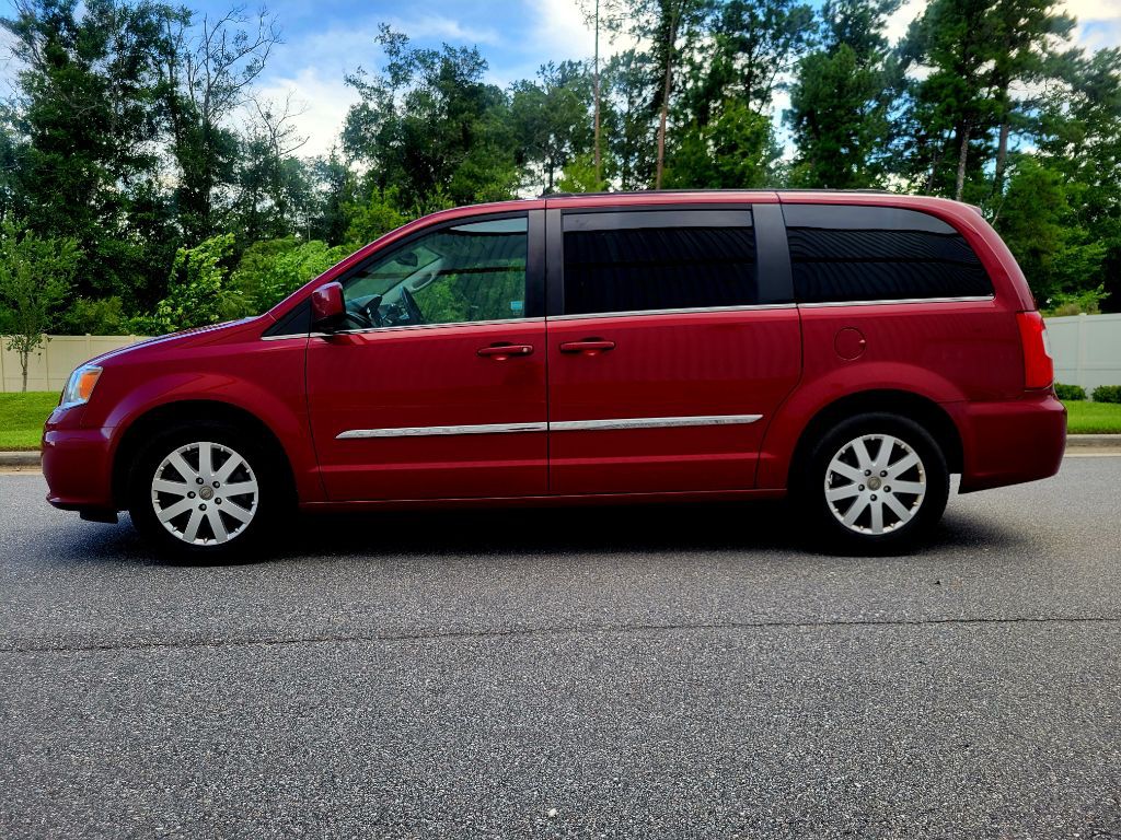 2015 Chrysler Town & Country Image 5