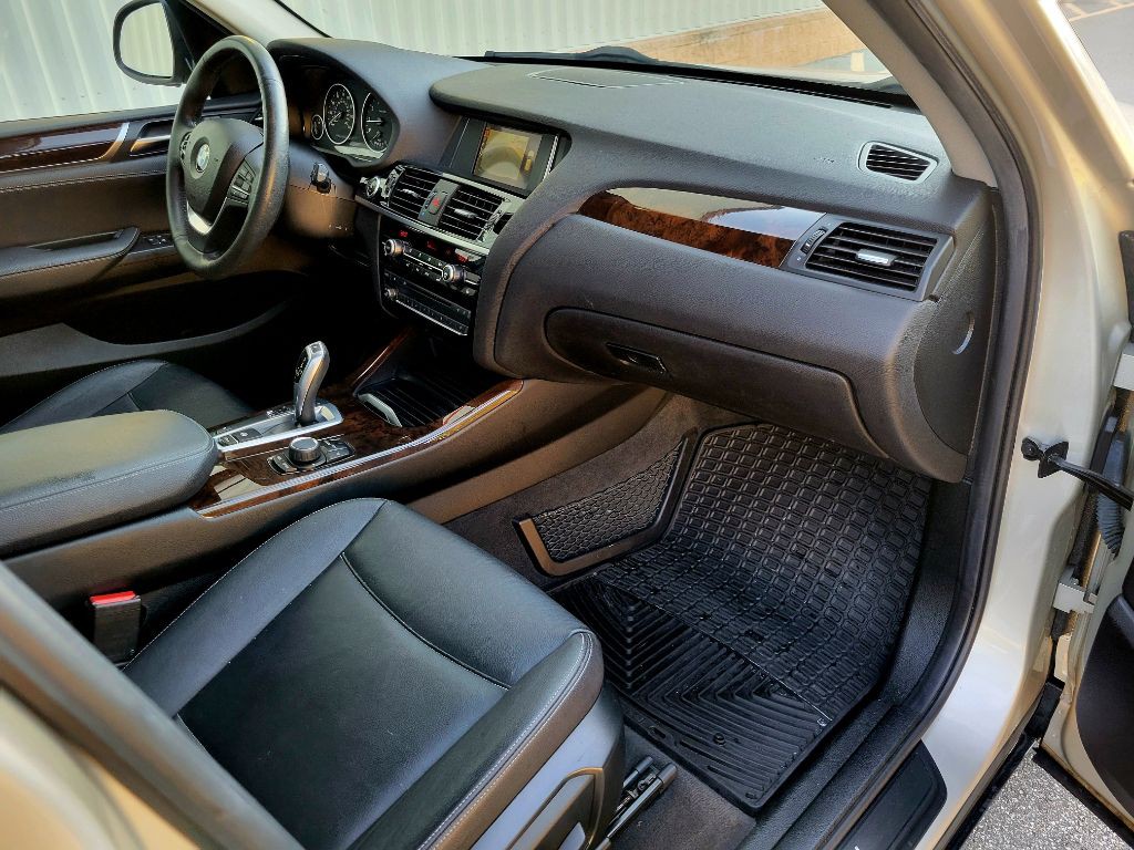 2017 BMW X3 Image 12
