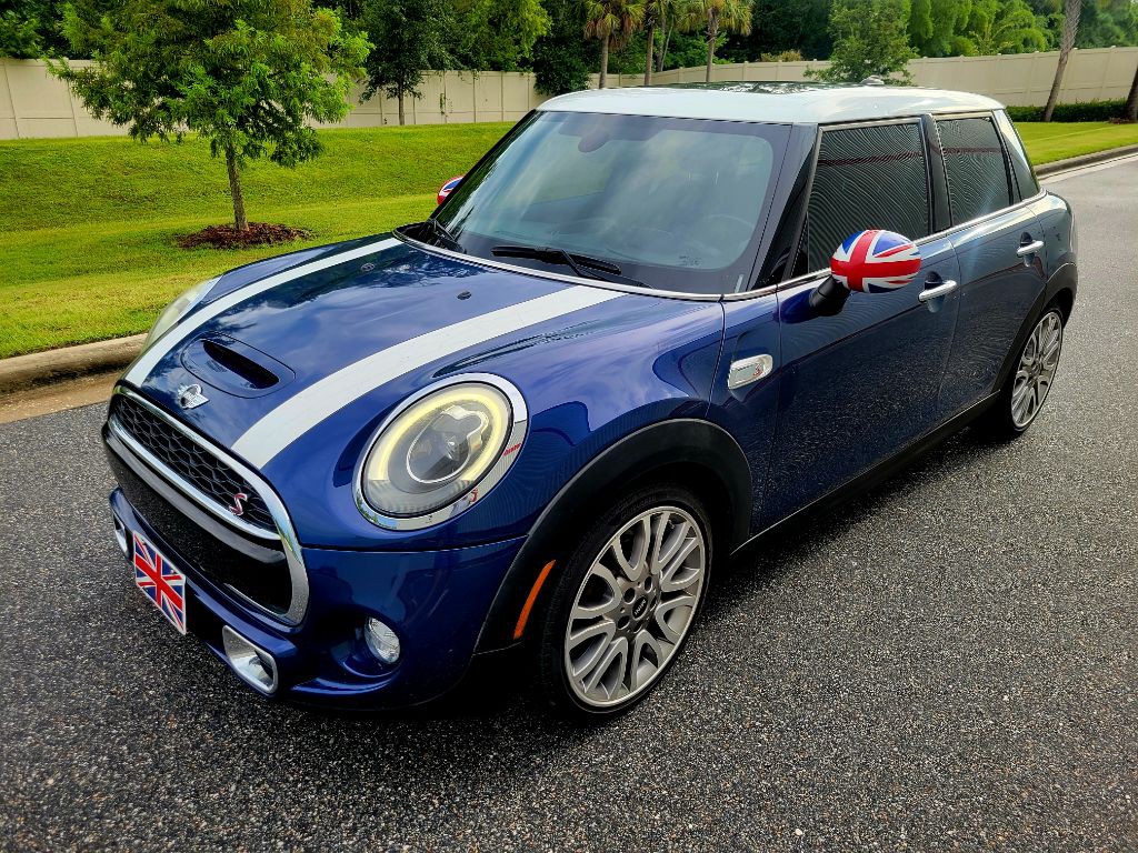 2015 MINI Cooper Image 1