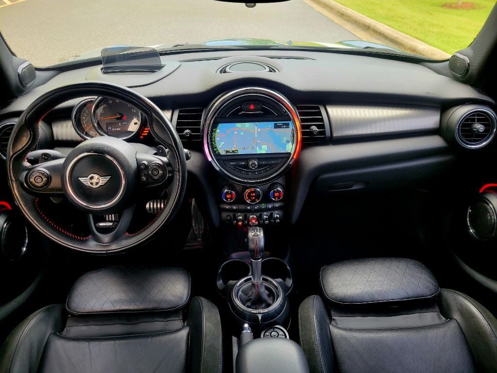 2015 MINI Cooper Image 2