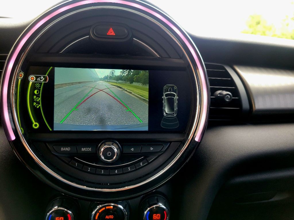 2015 MINI Cooper Image 19