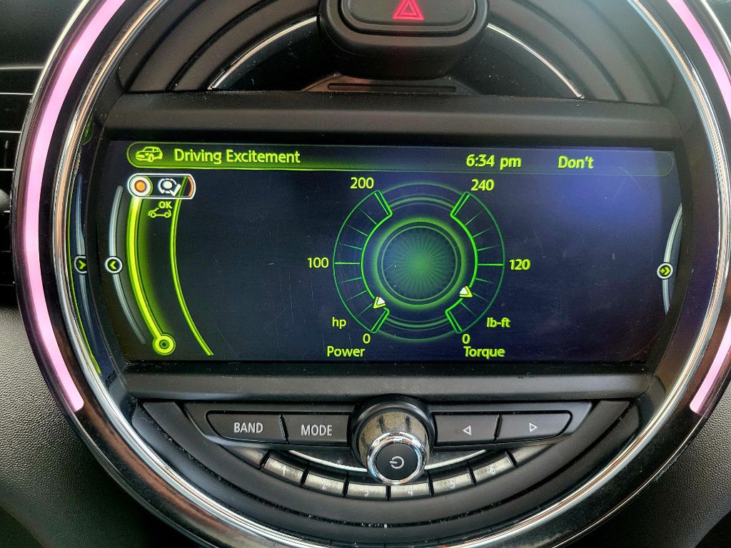 2015 MINI Cooper Image 21