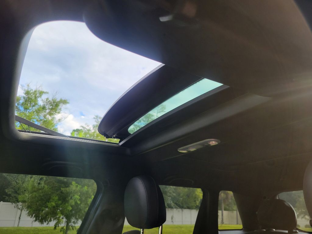 2015 MINI Cooper Image 24