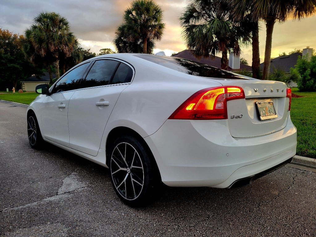 2016 Volvo S60 Image 2