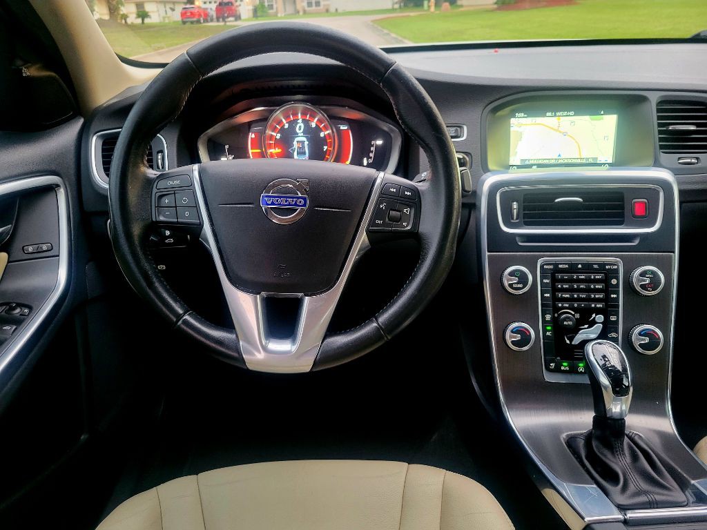 2016 Volvo S60 Image 10