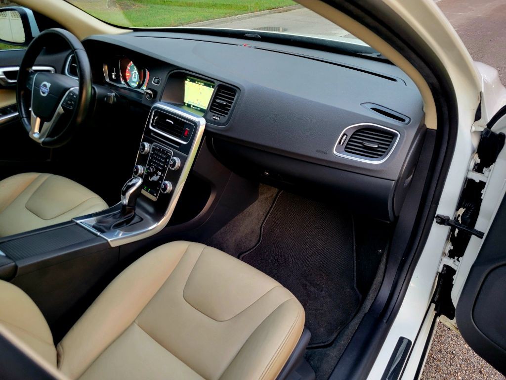 2016 Volvo S60 Image 11
