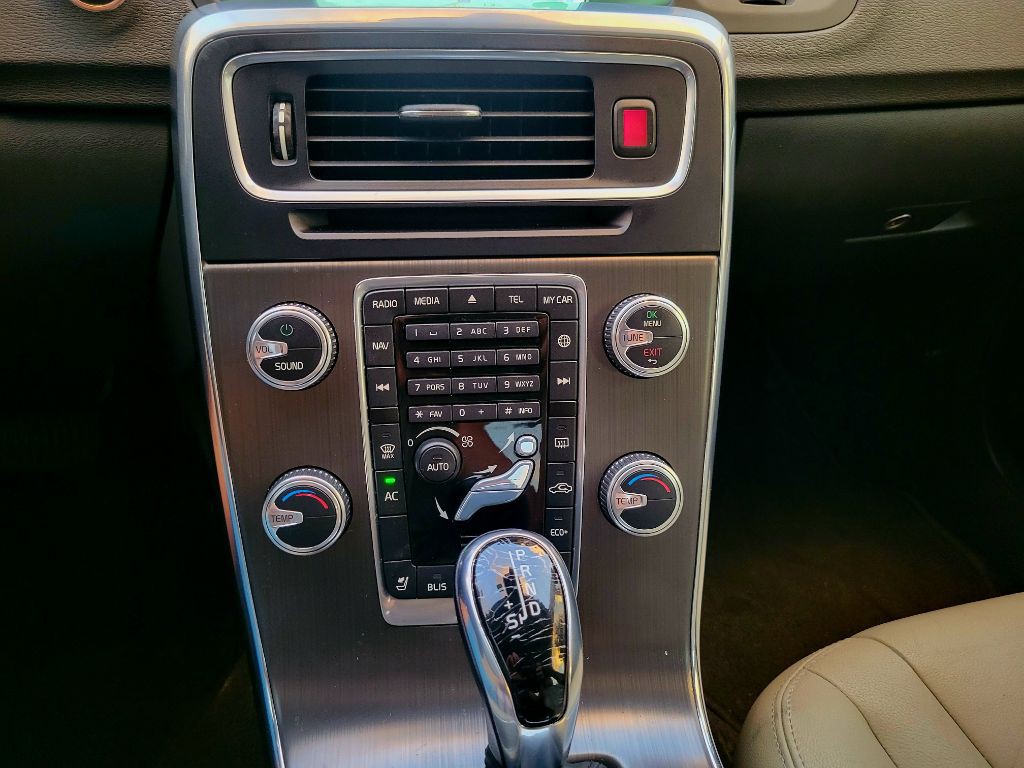 2016 Volvo S60 Image 14