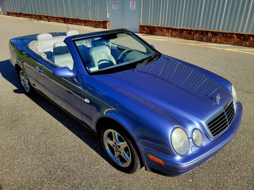 1999 Mercedes-Benz CLK-Class Image 2