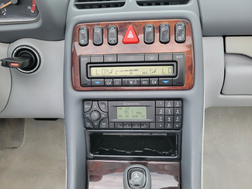 1999 Mercedes-Benz CLK-Class Image 25