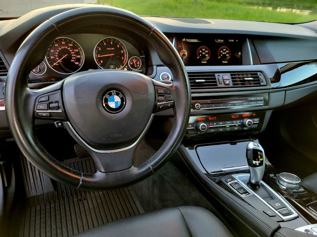 2015 BMW 5 Series Image 6