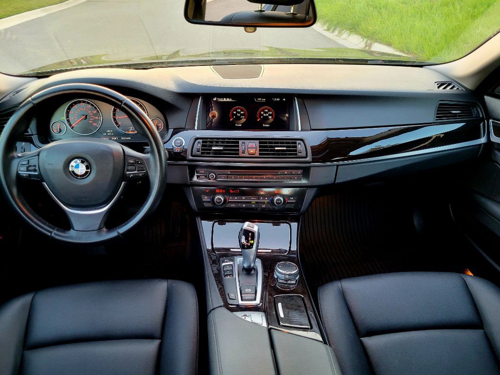 2015 BMW 5 Series Image 7