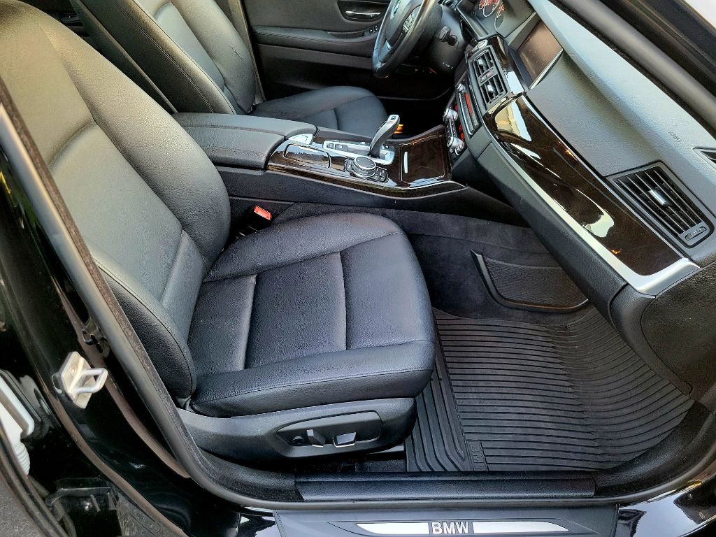 2015 BMW 5 Series Image 12