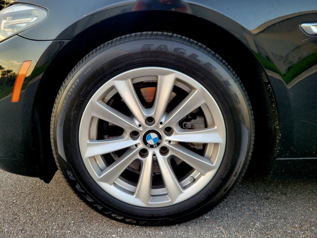 2015 BMW 5 Series Image 20