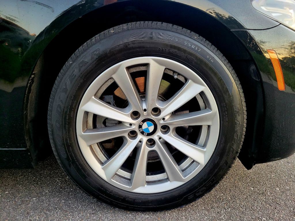 2015 BMW 5 Series Image 21