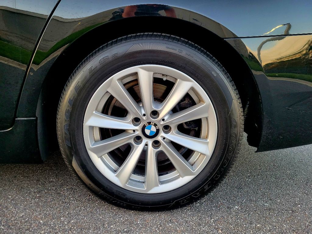 2015 BMW 5 Series Image 23