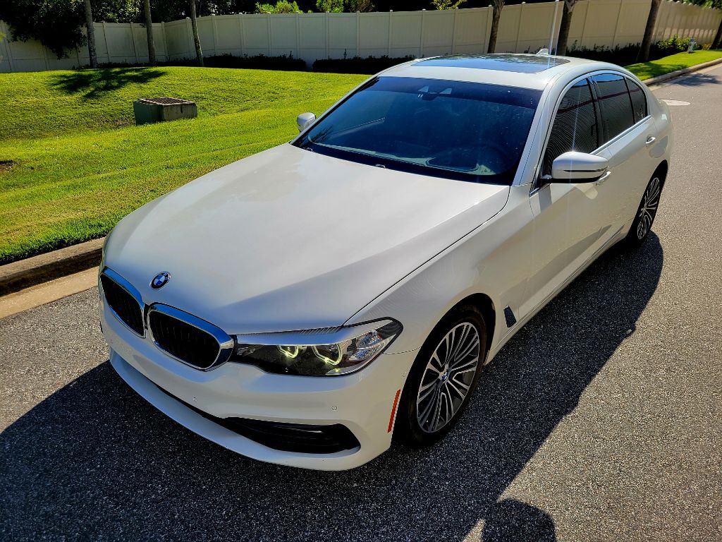 2017 BMW 5 Series Image 1