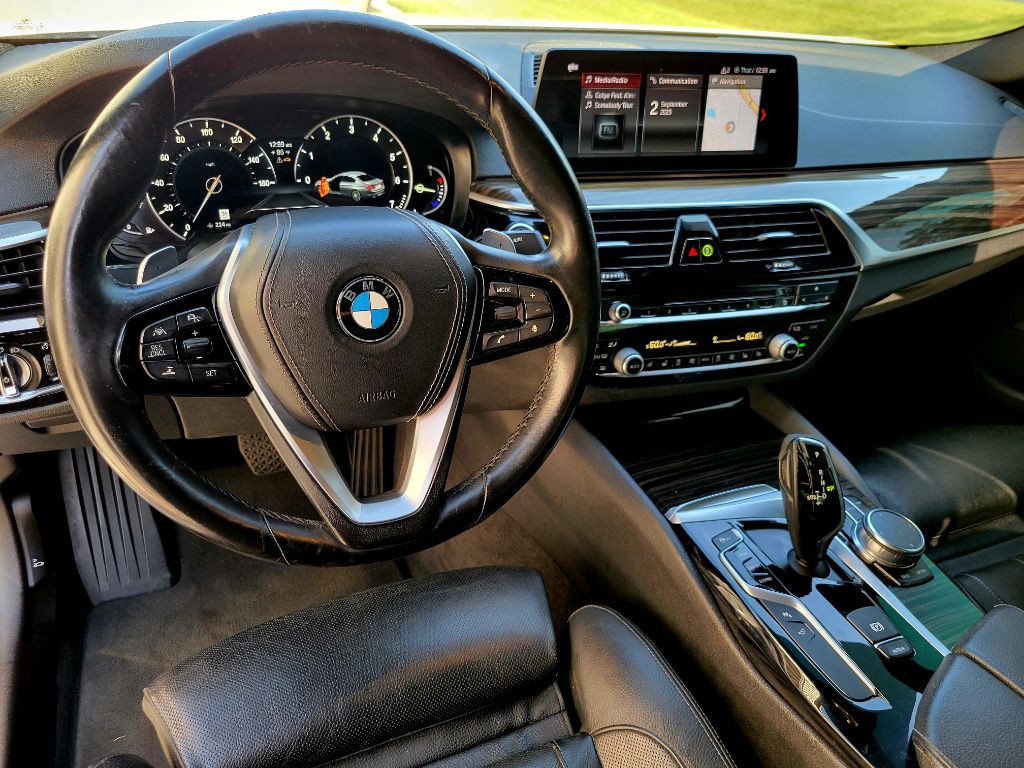 2017 BMW 5 Series Image 6