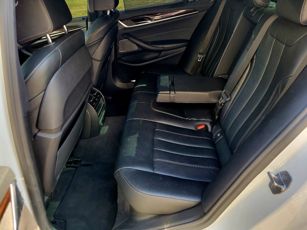 2017 BMW 5 Series Image 14