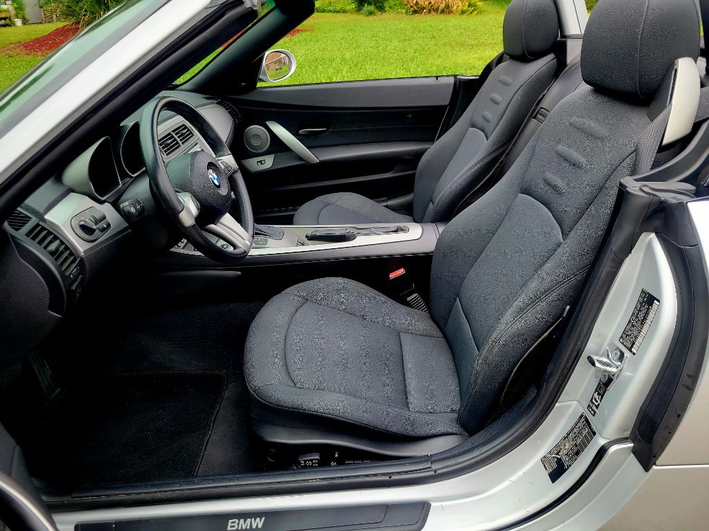 2004 BMW Z4 Image 20