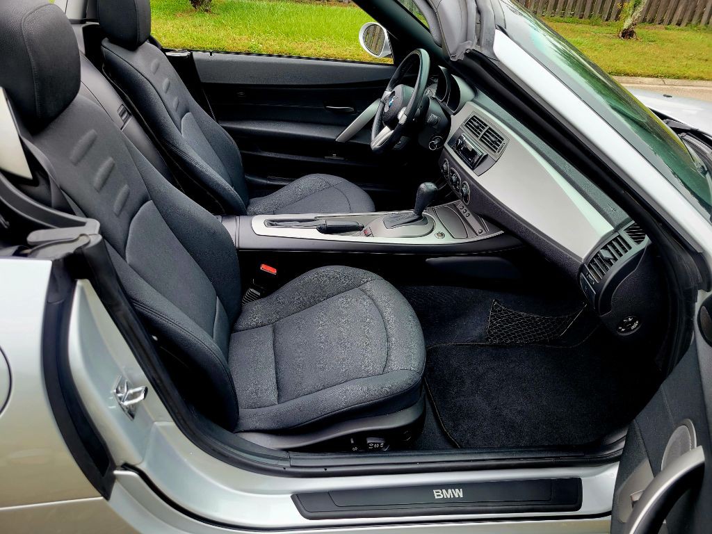 2004 BMW Z4 Image 22