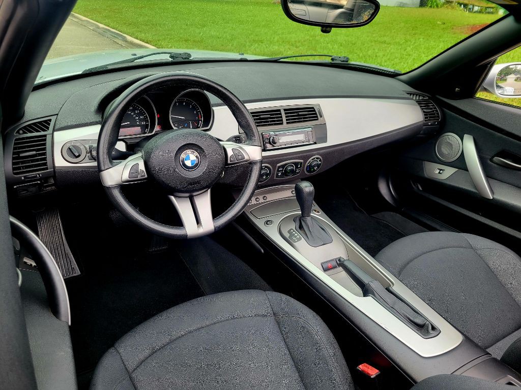 2004 BMW Z4 Image 23