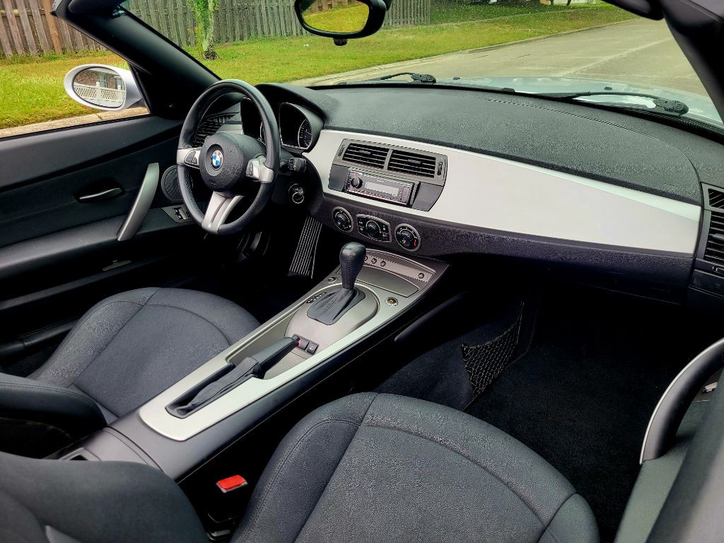 2004 BMW Z4 Image 25