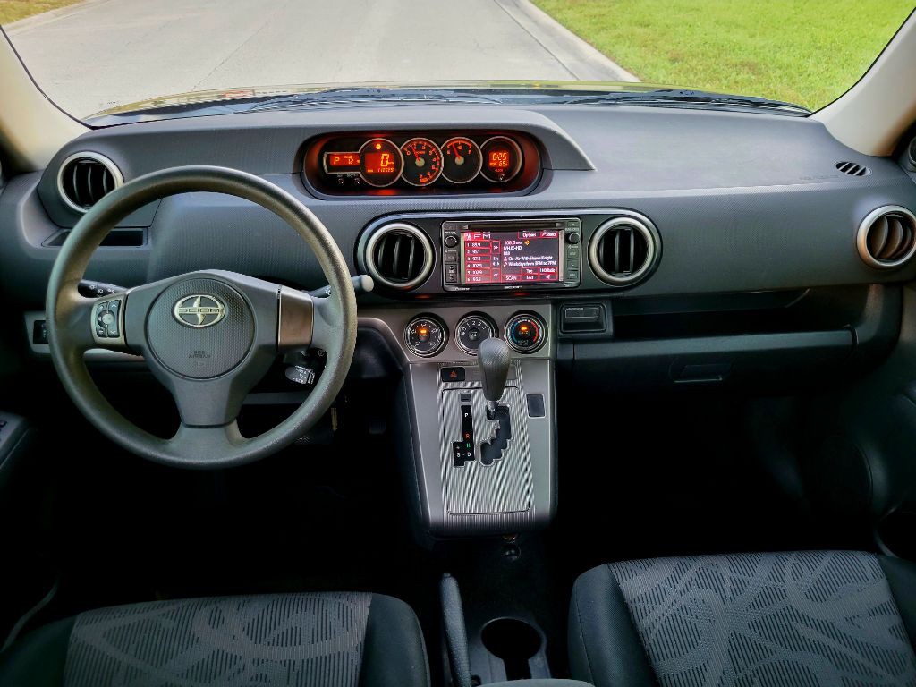 2014 Scion xB Image 2
