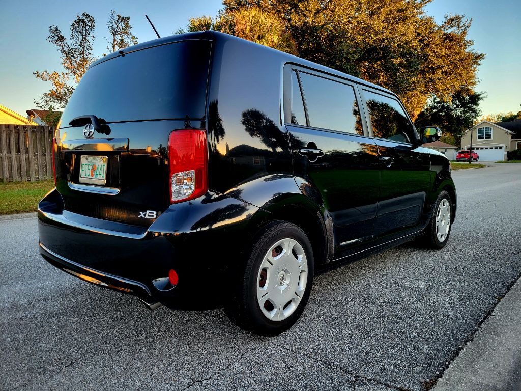 2014 Scion xB Image 3