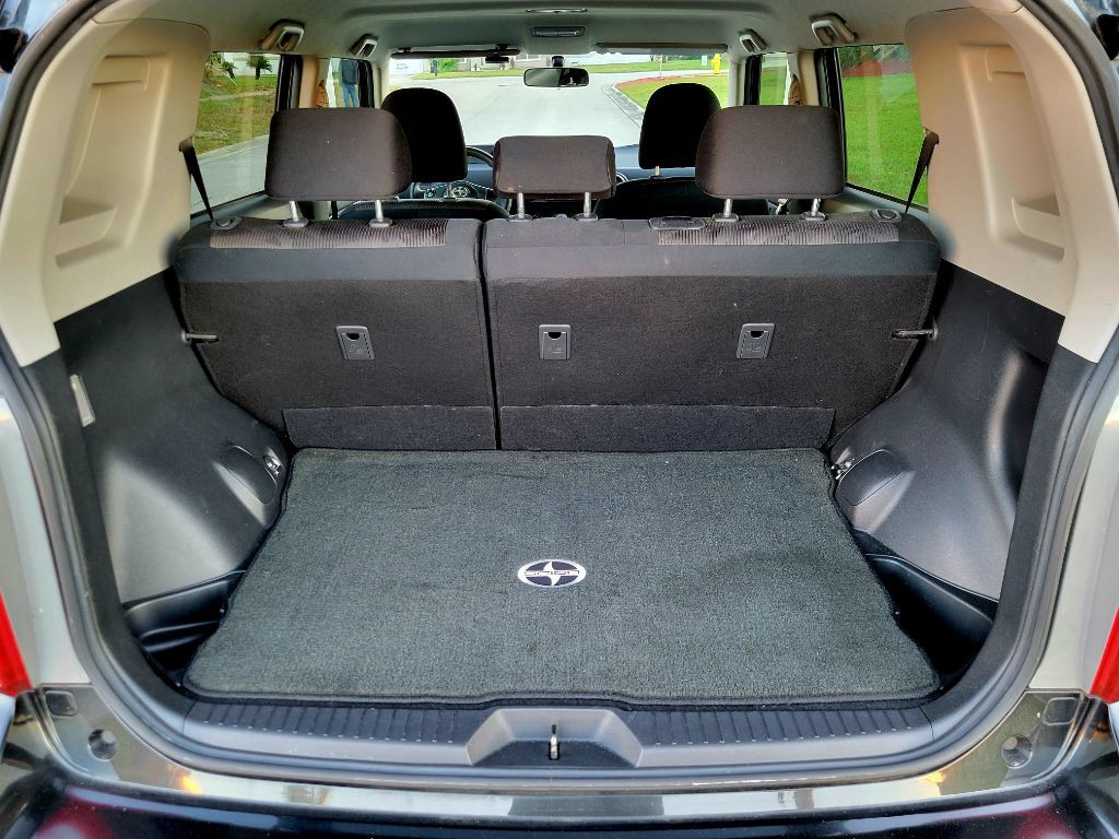 2014 Scion xB Image 8