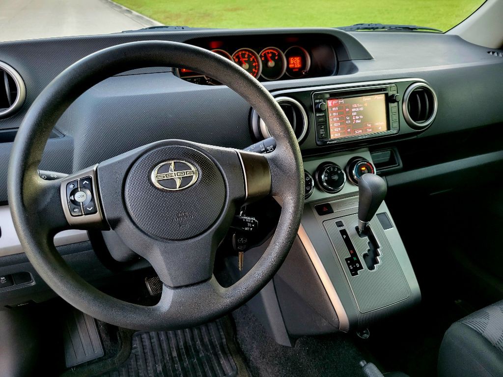 2014 Scion xB Image 10