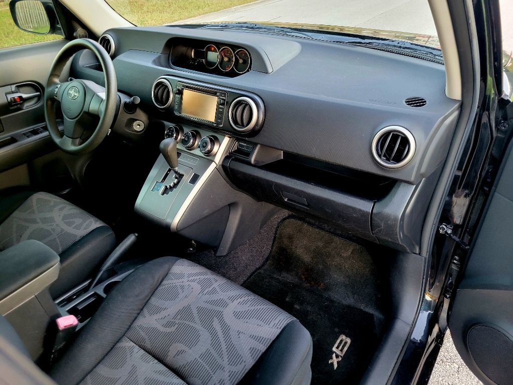 2014 Scion xB Image 13