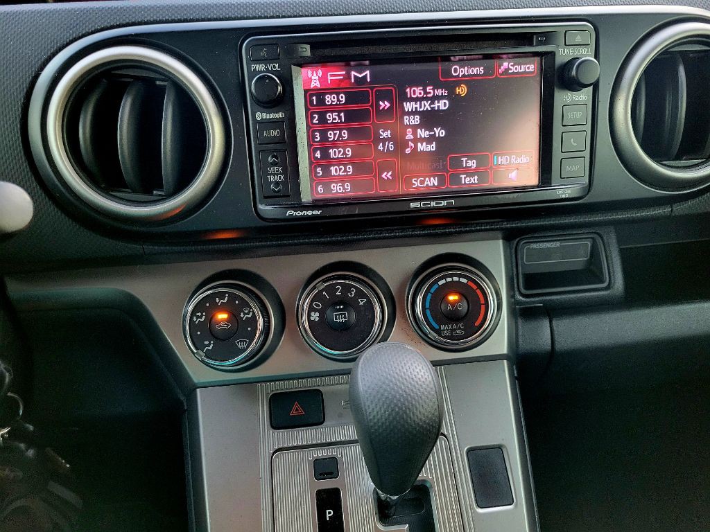 2014 Scion xB Image 18