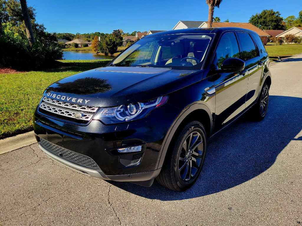 2017 Land Rover Discovery Sport Image 1