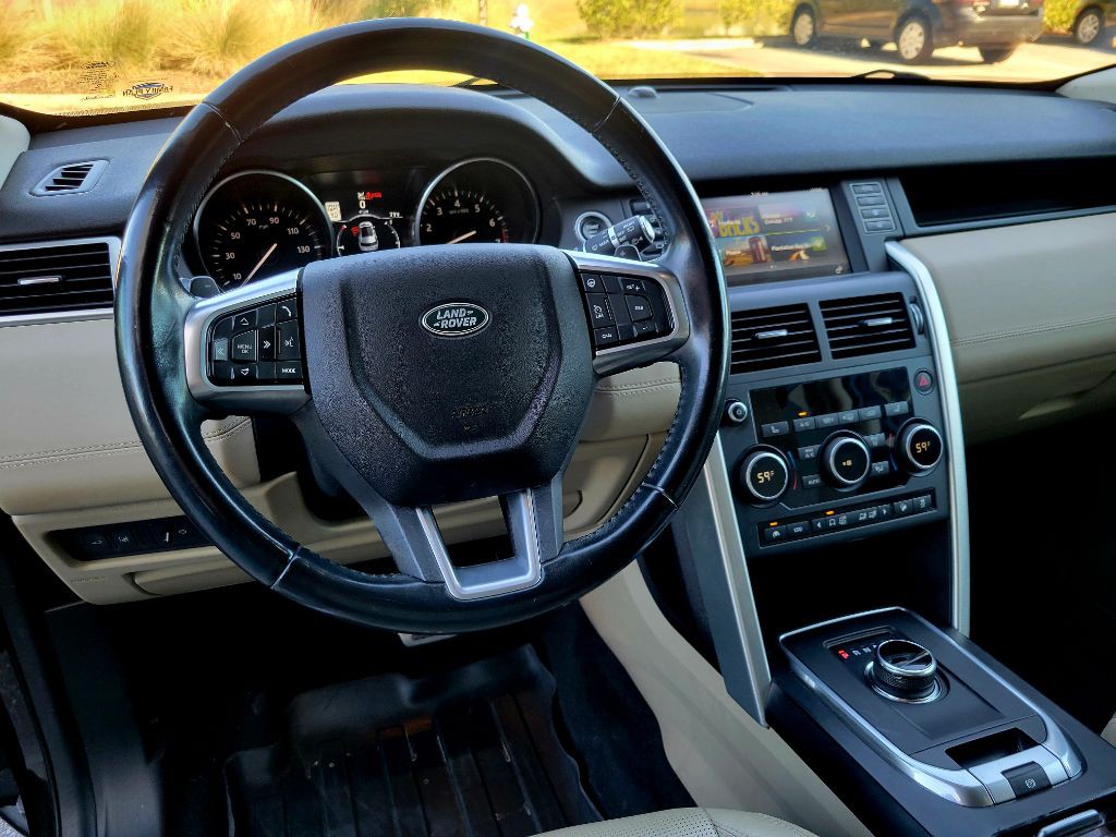 2017 Land Rover Discovery Sport Image 6