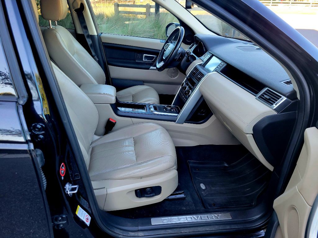 2017 Land Rover Discovery Sport Image 7