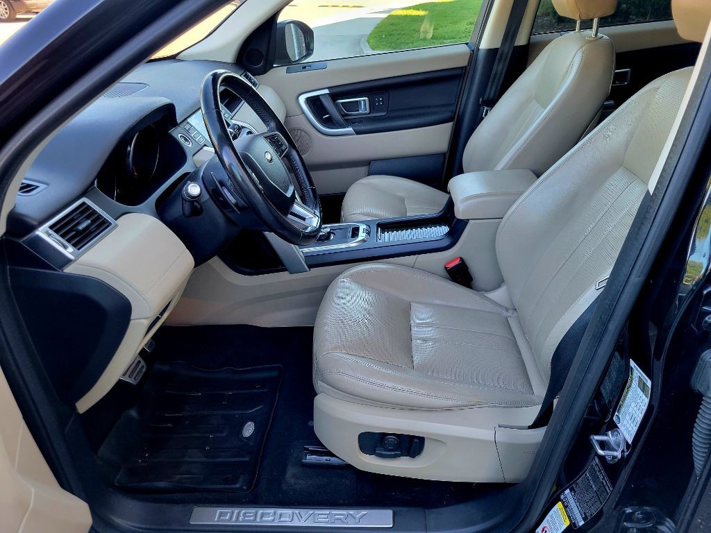 2017 Land Rover Discovery Sport Image 8