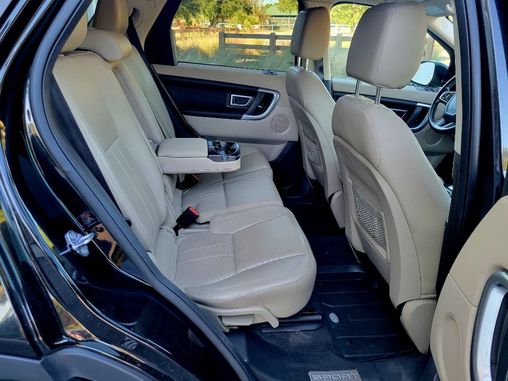 2017 Land Rover Discovery Sport Image 11