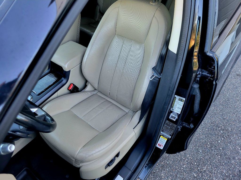 2017 Land Rover Discovery Sport Image 12